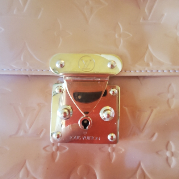 Louis Vuitton Spring Street - Picture 7 of 10